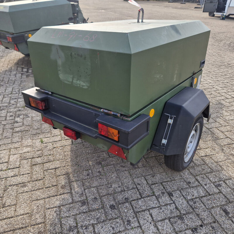 Mobiele dieselcompressor, Ingersoll-Rand, W902 code 49, 2005 – foto 6 – kavel bij Domeinen Roerende Zaken, Soesterberg