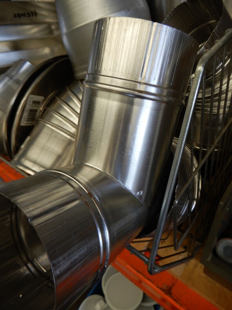 Diverse aluminium hulpstukken in draadmand, Burgerhout, aluminium – foto 5 – kavel bij Onlineveilingmeester, Assen
