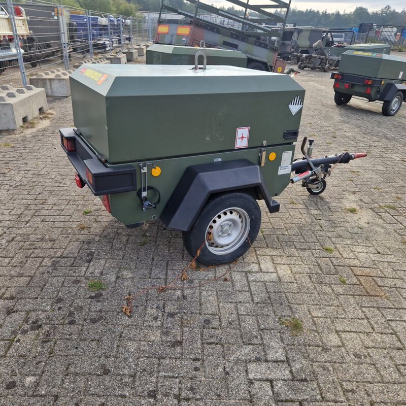 Mobiele dieselcompressor, Ingersoll-Rand, W902 code 49, 2005 – foto 9 – kavel bij Domeinen Roerende Zaken, Soesterberg