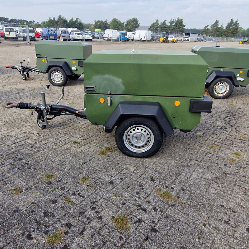 Mobiele dieselcompressor, Ingersoll-Rand, R1075F726 code 756, 2003 – foto 2 – kavel bij Domeinen Roerende Zaken, Soesterberg