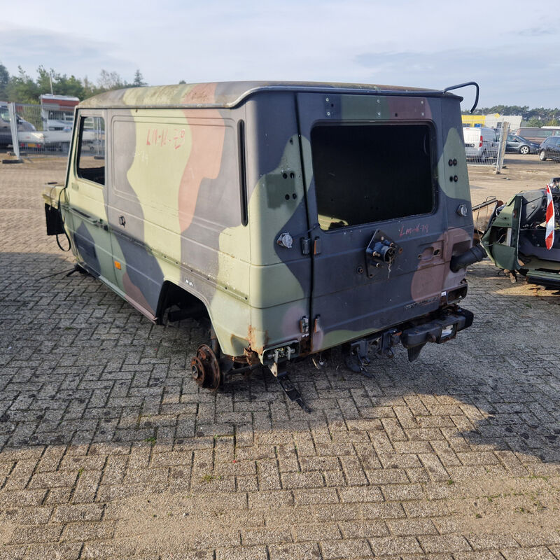 Voertuig, incompleet, Mercedes Benz, 290GD – foto 3 – kavel bij Domeinen Roerende Zaken, Soesterberg