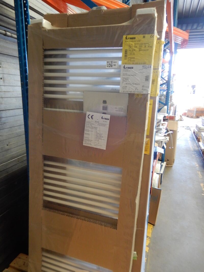 Elektrische handdoekradiator, Vasco, Iris, wit, 1836x750 – kavel bij Onlineveilingmeester, Assen