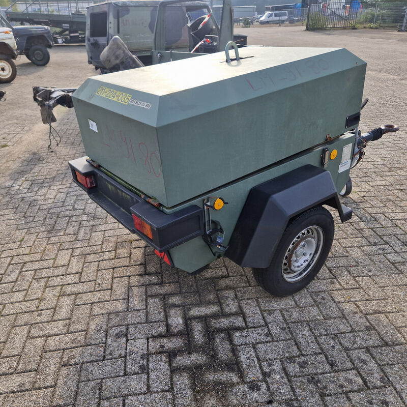 Mobiele dieselcompressor, Ingersoll-Rand, W902 code 49, 2006 – foto 6 – kavel bij Domeinen Roerende Zaken, Soesterberg