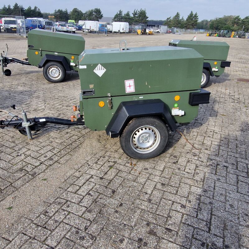 Mobiele dieselcompressor, Ingersoll-Rand, W902 code 49, 2005 – foto 2 – kavel bij Domeinen Roerende Zaken, Soesterberg