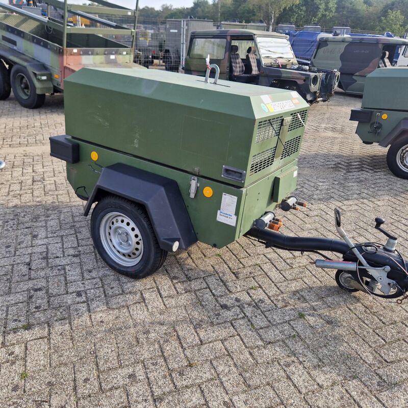 Mobiele dieselcompressor, Ingersoll-Rand, W902 code 49, 2005 – foto 9 – kavel bij Domeinen Roerende Zaken, Soesterberg
