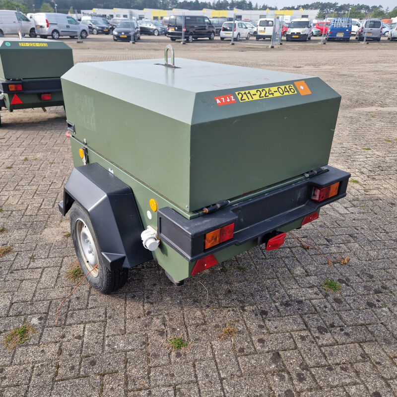 Mobiele dieselcompressor, Ingersoll-Rand, W902 code 49, 2005 – foto 5 – kavel bij Domeinen Roerende Zaken, Soesterberg