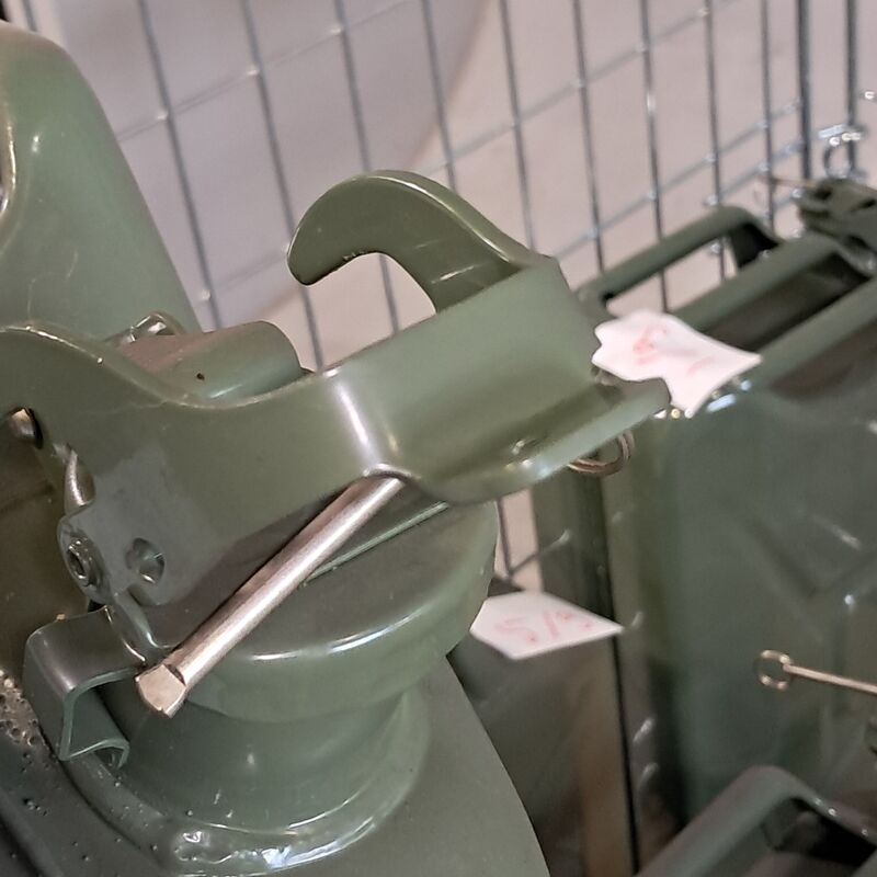 9x Jerrycan – foto 5 – kavel bij Domeinen Roerende Zaken, Groningen