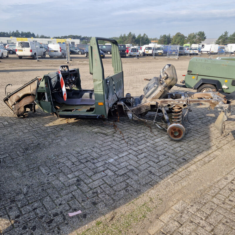 Voertuig, incompleet, Mercedes Benz, 290GD – foto 2 – kavel bij Domeinen Roerende Zaken, Soesterberg