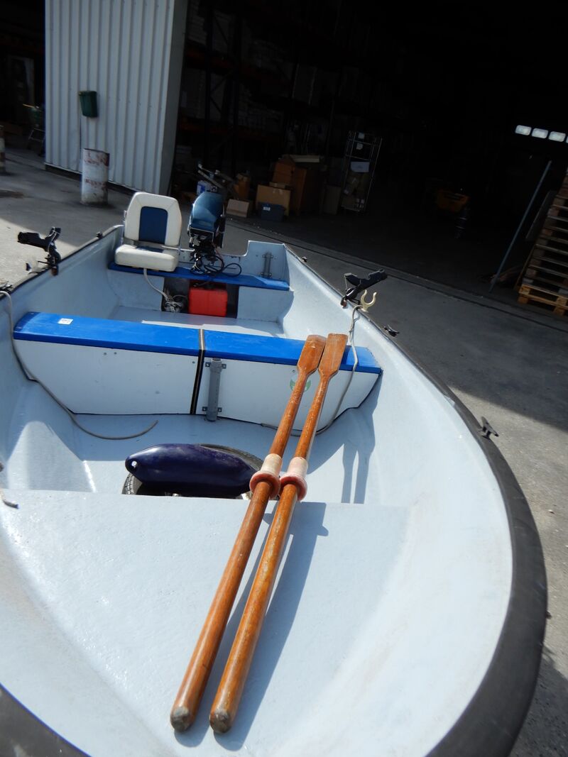 Boot met motor, trailer en diverse benodigdheden, blauw – foto 5 – kavel bij Onlineveilingmeester, Assen
