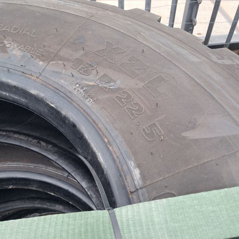 3x Vrachtwagenband, Michelin, XZL – foto 3 – kavel bij Domeinen Roerende Zaken, Groningen