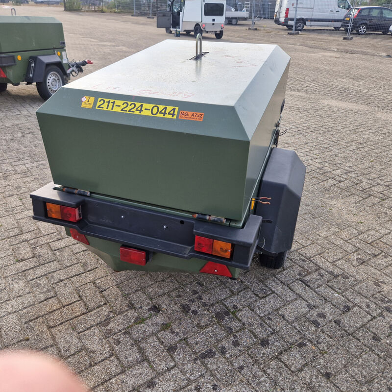 Mobiele dieselcomprressor, Ingersoll-Rand, W902 code 49, 2005 – foto 5 – kavel bij Domeinen Roerende Zaken, Soesterberg