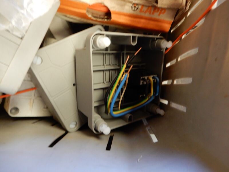 Kist met diverse elektra – foto 5 – kavel bij Onlineveilingmeester, Assen