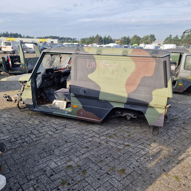 Voertuig, incompleet, Mercedes Benz, 290GD – foto 2 – kavel bij Domeinen Roerende Zaken, Soesterberg