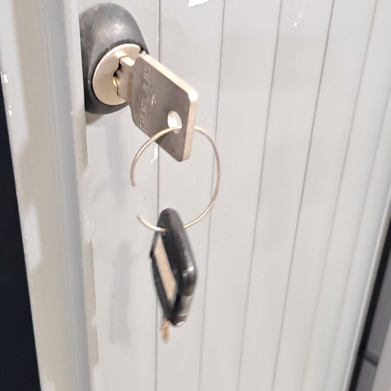 2x Jaloeziekast, Ahrend – foto 6 – kavel bij Domeinen Roerende Zaken, Groningen