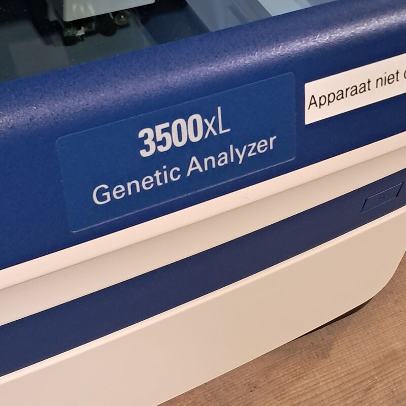 Analysesysteem, Applied Biosystems Hitachi, 3500xL Genetic Analyzer, 2014 – foto 2 – kavel bij Domeinen Roerende Zaken, Groningen