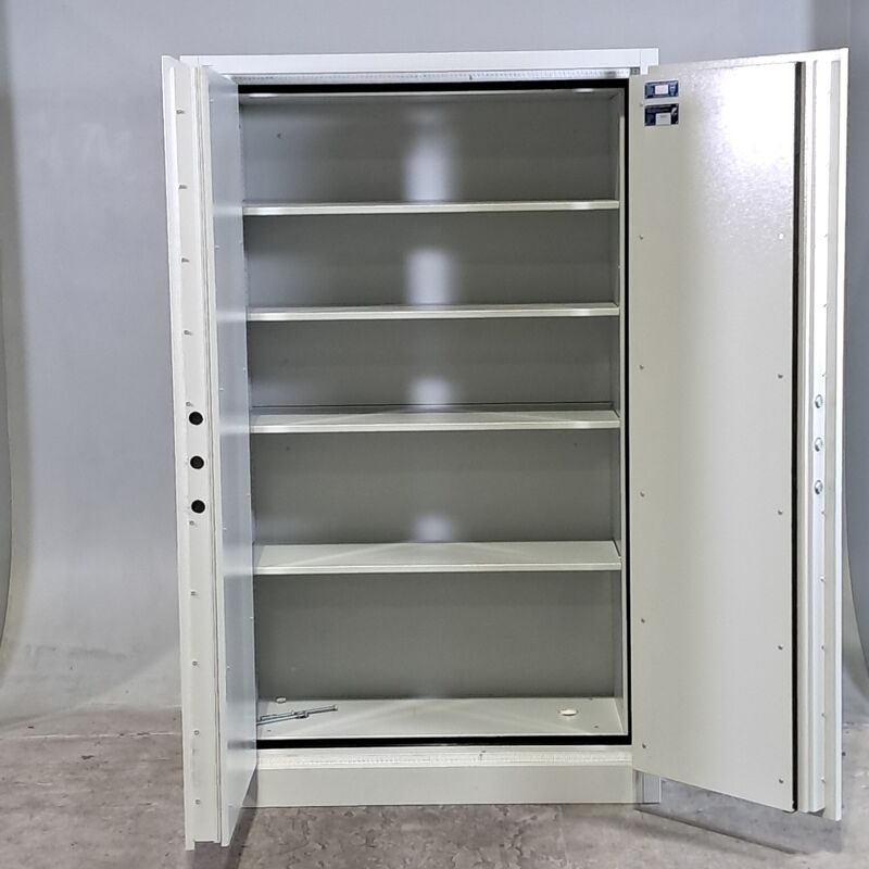 Kluis, Sistec, 2019 – foto 2 – kavel bij Domeinen Roerende Zaken, Groningen