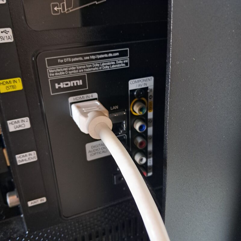Televisie op verrijdbare standaard, Samsung, UE60J6240 – foto 10 – kavel bij Domeinen Roerende Zaken, Groningen