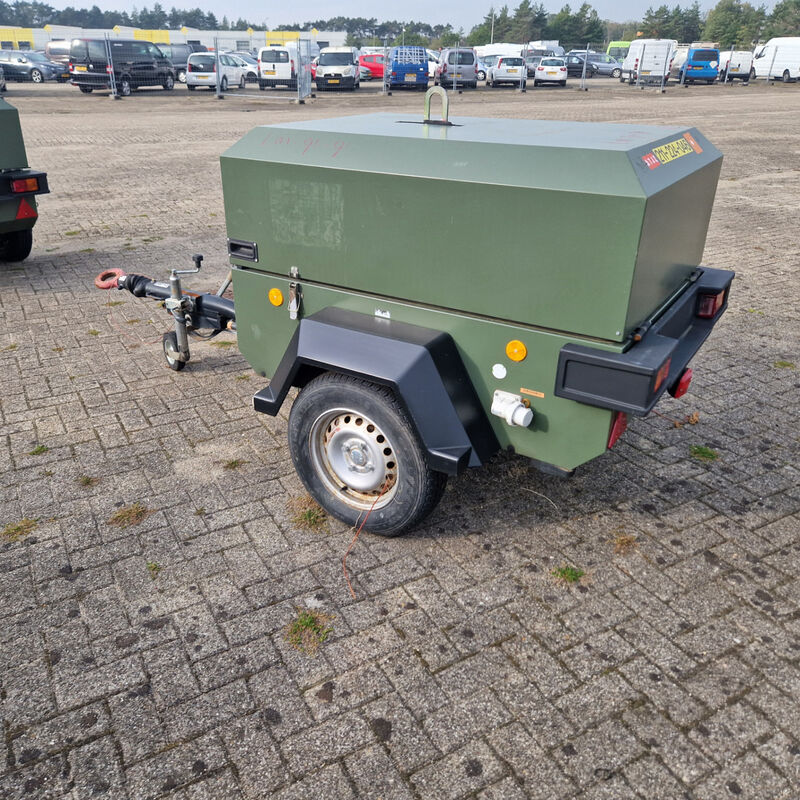 Mobiele dieselcompressor, Ingersoll-Rand, W902 code 49, 2005 – foto 4 – kavel bij Domeinen Roerende Zaken, Soesterberg