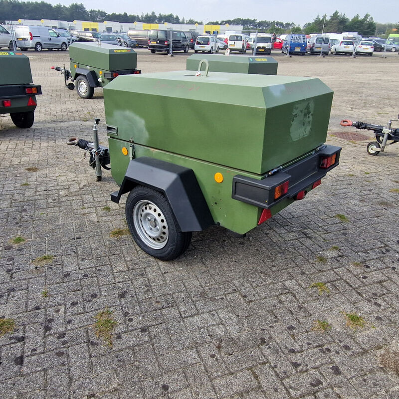 Mobiele dieselcompressor, Ingersoll-Rand, R1075F726 code 756, 2003 – foto 3 – kavel bij Domeinen Roerende Zaken, Soesterberg