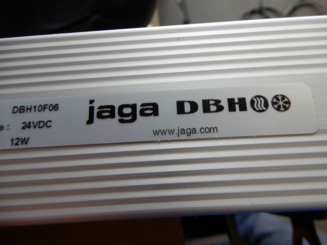 3x DBE radiatorventilator, Jaga, DBH, grijs/zwart, 59x10x6cm – foto 4 – kavel bij Onlineveilingmeester, Assen