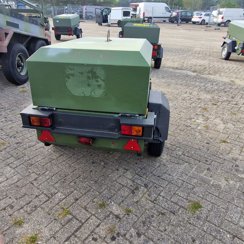 Mobiele dieselcompressor, Ingersoll-Rand, R1075F726 code 756, 2003 – foto 6 – kavel bij Domeinen Roerende Zaken, Soesterberg
