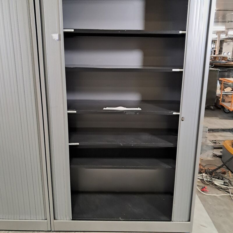 2x Jaloeziekast, Ahrend – foto 4 – kavel bij Domeinen Roerende Zaken, Groningen