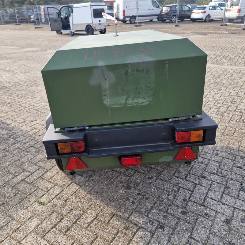 Mobiele dieselcompressor, Ingersoll-Rand, W902 code 49, 2005 – foto 5 – kavel bij Domeinen Roerende Zaken, Soesterberg
