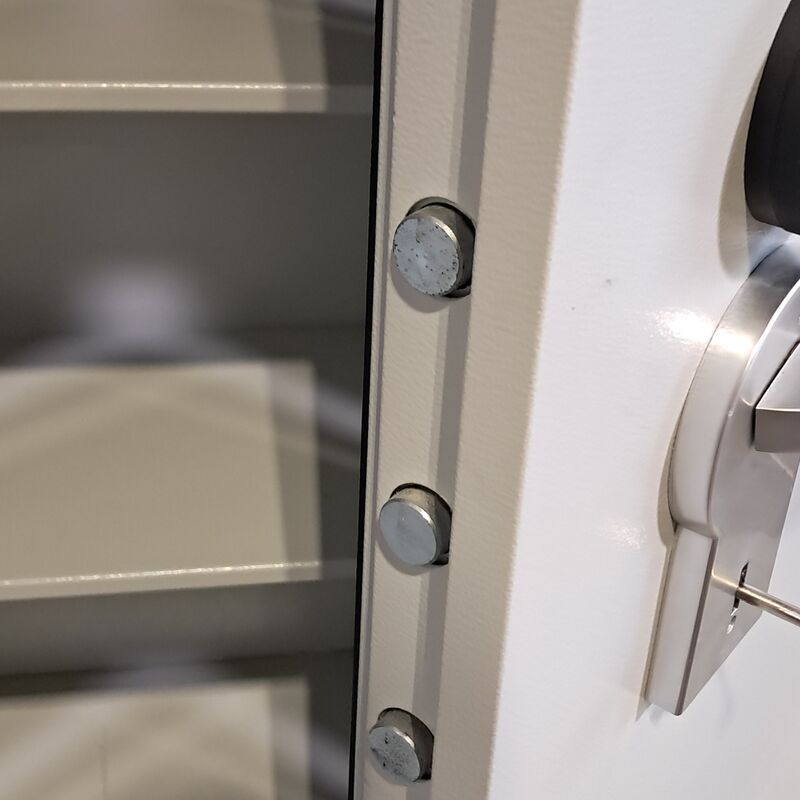 Kluis, Sistec, 2019 – foto 7 – kavel bij Domeinen Roerende Zaken, Groningen
