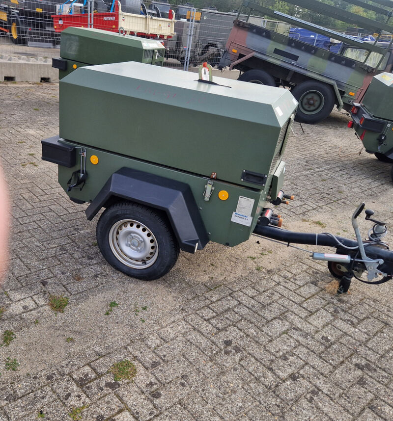 Mobiele dieselcompressor, Ingersoll-Rand, W902 code 49, 2005 – foto 10 – kavel bij Domeinen Roerende Zaken, Soesterberg