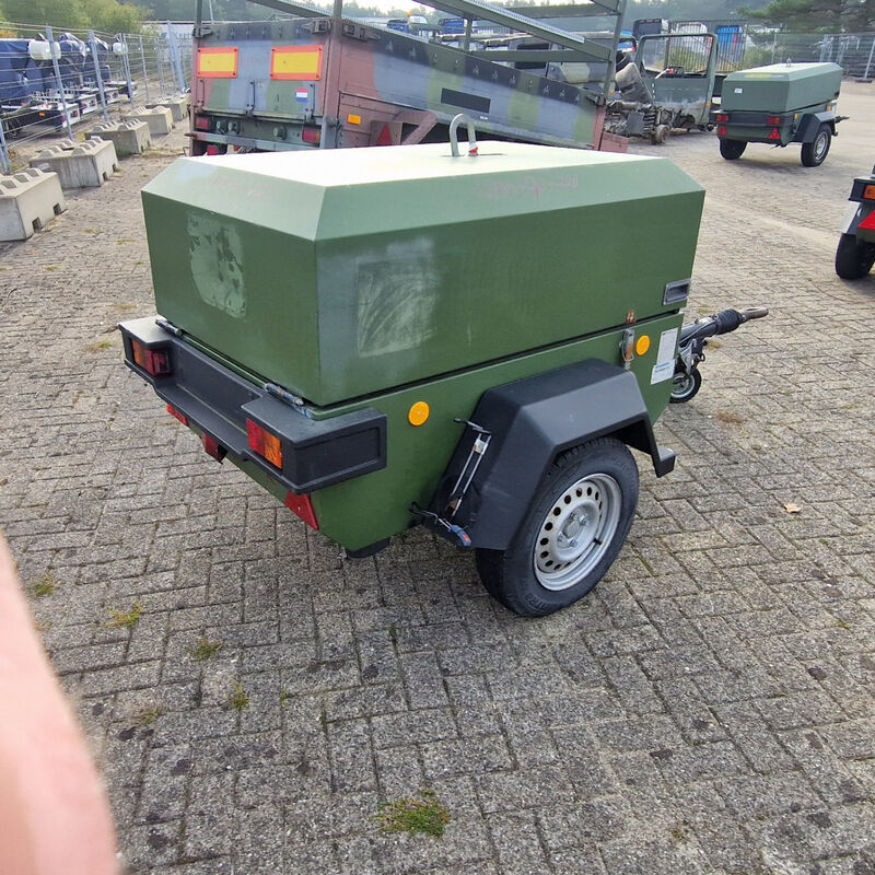 Mobiele dieselcompressor, Ingersoll-Rand, R1075F726 code 756, 2003 – foto 8 – kavel bij Domeinen Roerende Zaken, Soesterberg