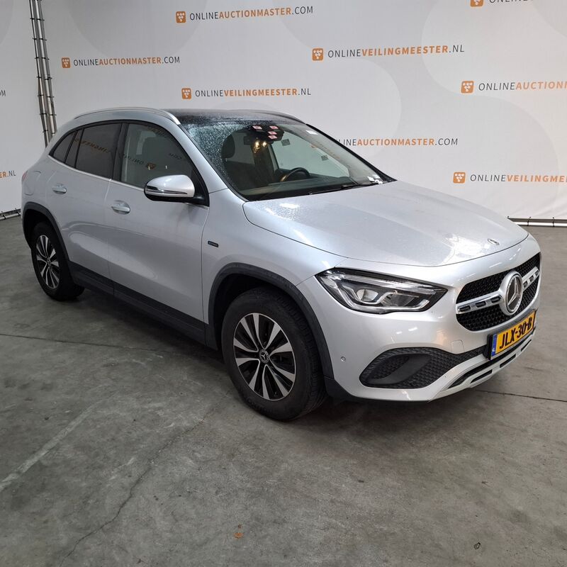 Personenauto, Mercedes-Benz, GLA-klasse, 250 e AMG Line, 2021 – foto 3 – kavel bij Domeinen Roerende Zaken, Soesterberg