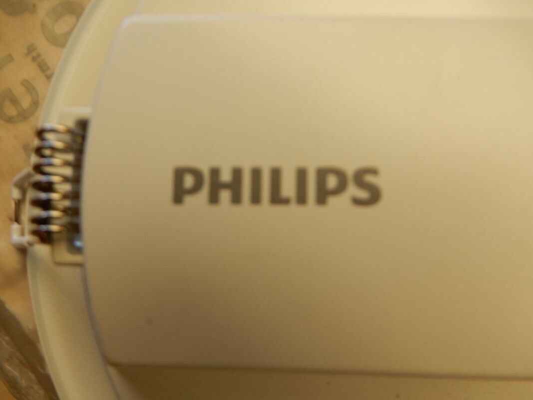 Kist met 8 inbouw lampen, Philips, wit – foto 5 – kavel bij Onlineveilingmeester, Assen