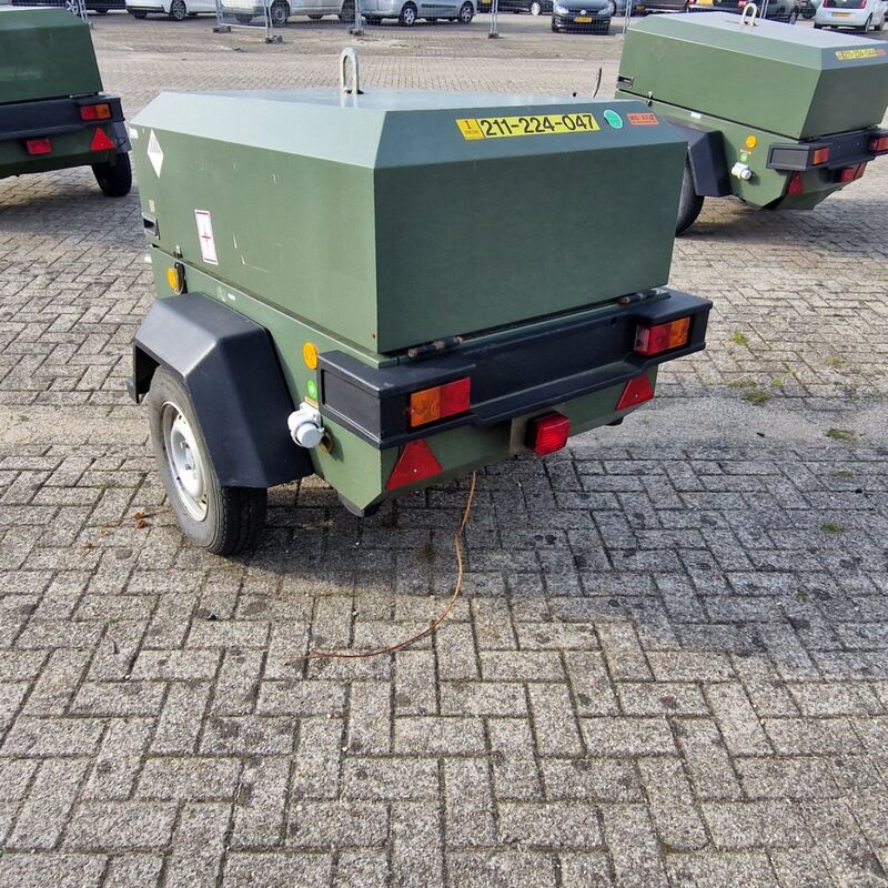 Mobiele dieselcompressor, Ingersoll-Rand, W902 code 49, 2005 – foto 4 – kavel bij Domeinen Roerende Zaken, Soesterberg