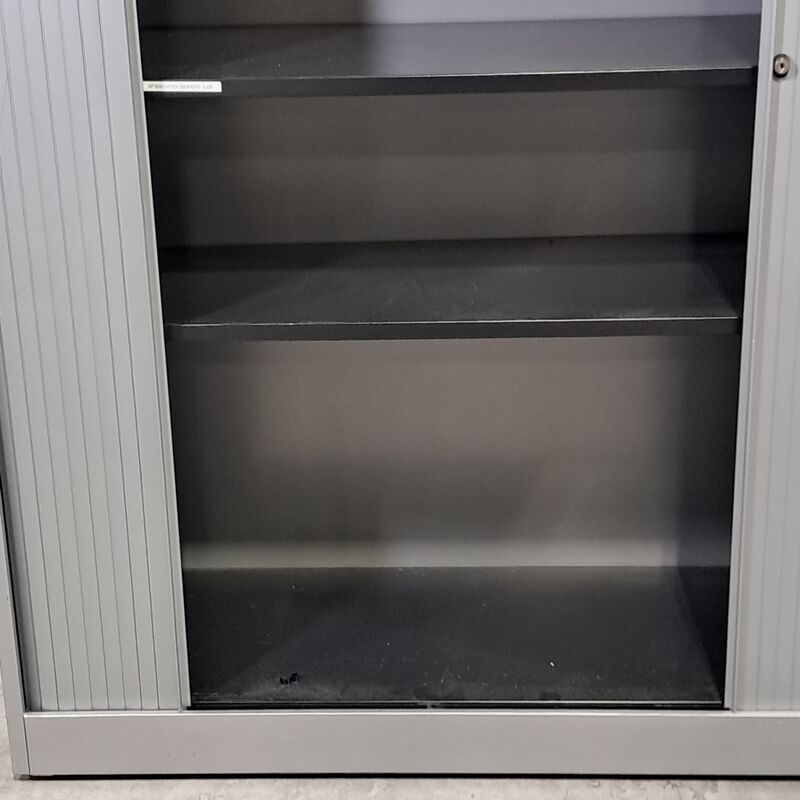 3x Jaloeziekast, Ahrend – foto 8 – kavel bij Domeinen Roerende Zaken, Groningen