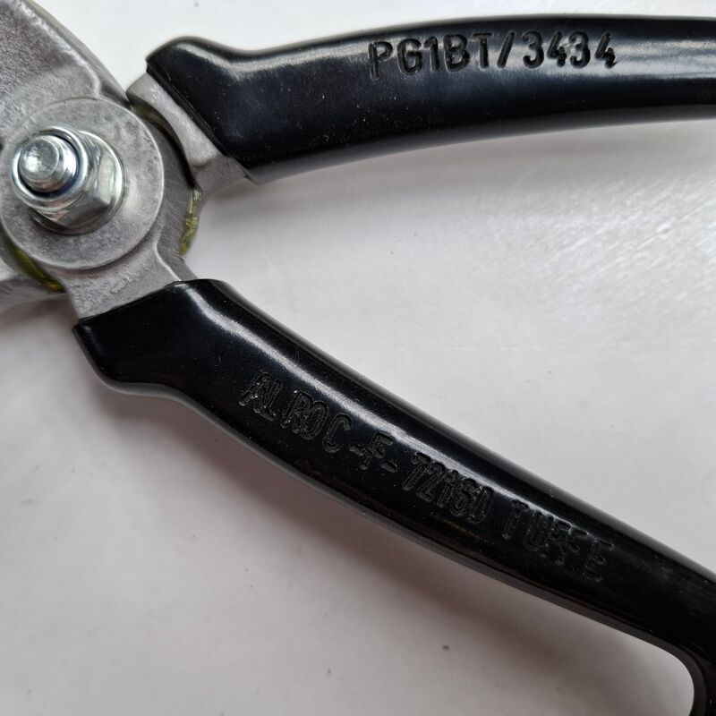 Kabelmantel striptang Alroc, F-72160 Tuffe – foto 6 – kavel bij Onlineveilingmeester, Winsum