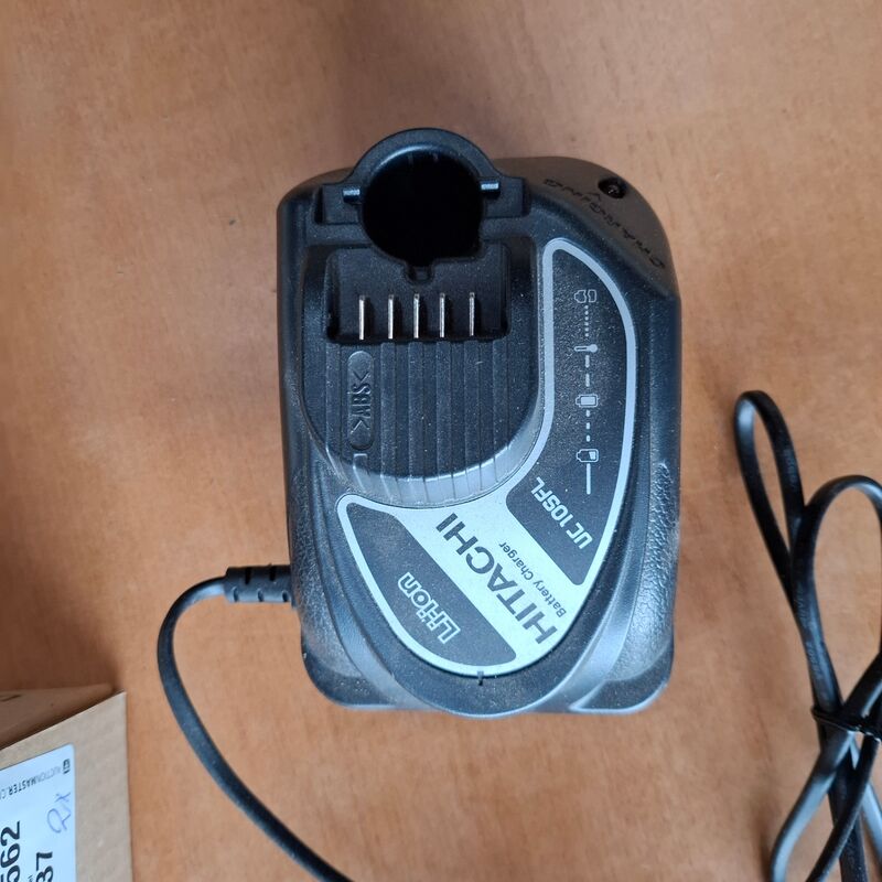 2x Acculader Hitachi, diverse modellen – foto 3 – kavel bij Onlineveilingmeester, Winsum