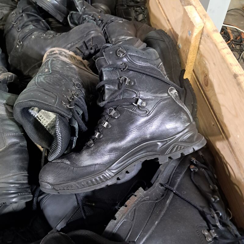 Partij diverse schoenen – foto 4 – kavel bij Domeinen Roerende Zaken, Groningen