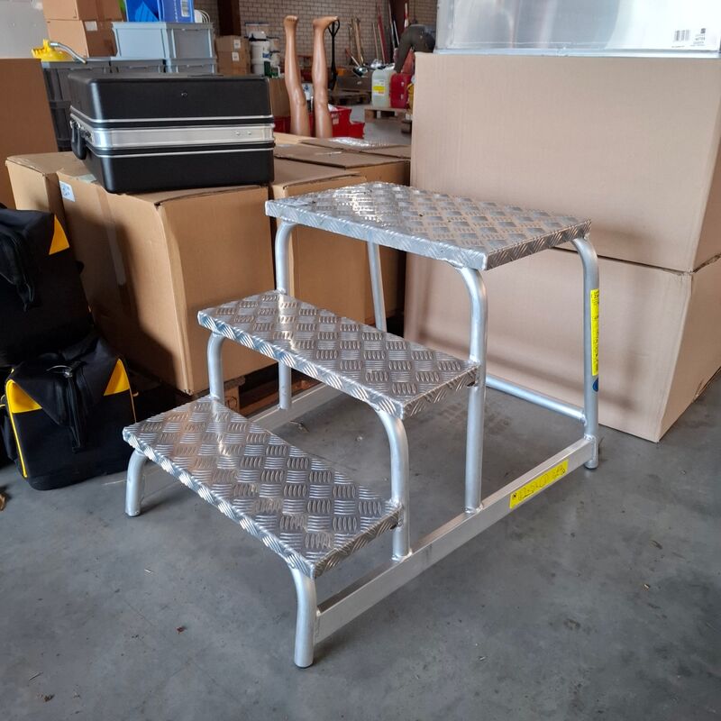 Aluminium opstap Zarges, 3 treeds – kavel bij Onlineveilingmeester, Winsum