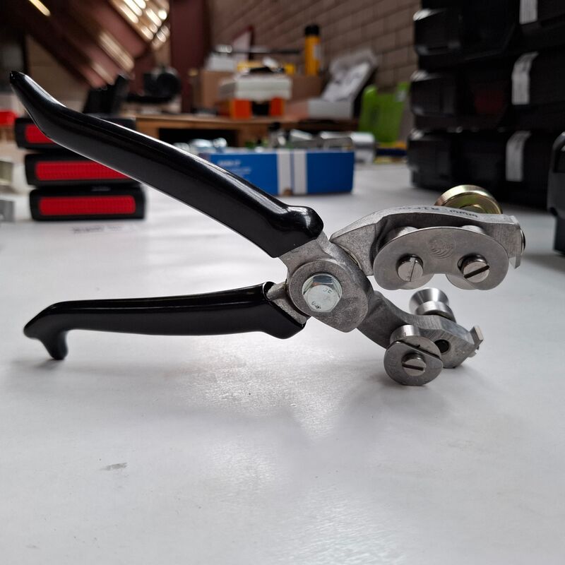 Kabelmantel striptang Alroc, F-72160 Tuffe – foto 3 – kavel bij Onlineveilingmeester, Winsum