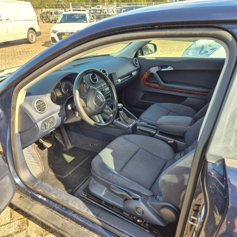 Personenauto, Audi, A3, 2.0 FSI Ambiente, BLAUW, 2005 – foto 8 – kavel bij Domeinen Roerende Zaken, Soesterberg