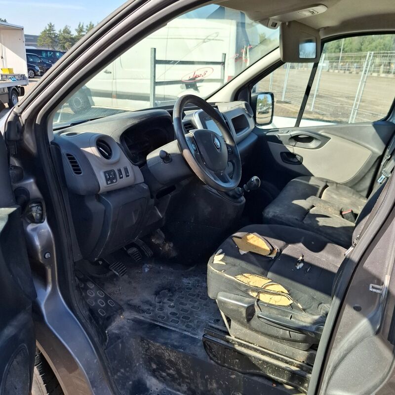 Bedrijfswagen, Renault, Trafic, 2018 – foto 6 – kavel bij Domeinen Roerende Zaken, Soesterberg
