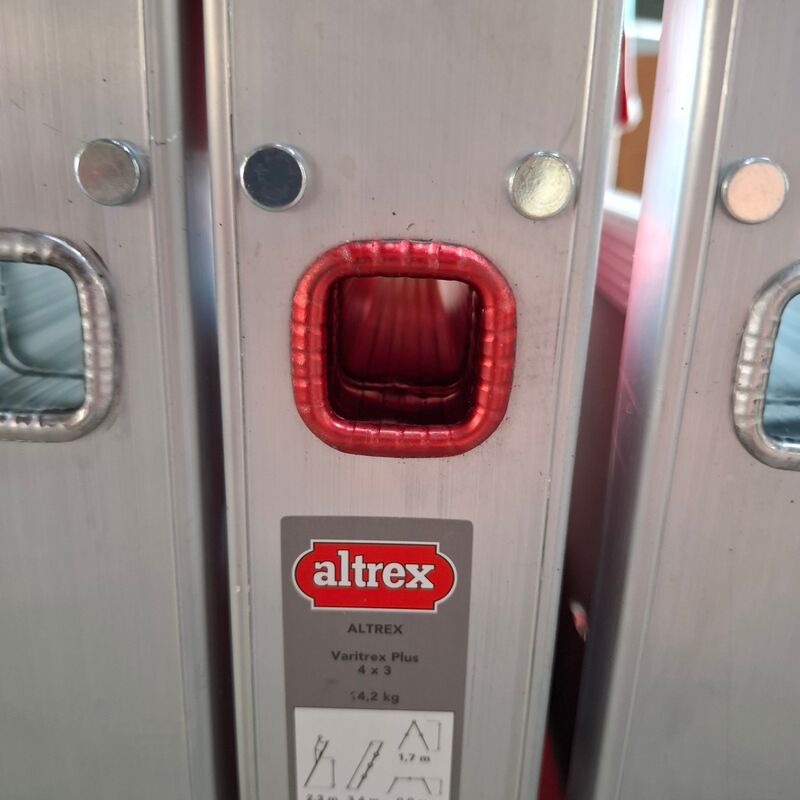 Vouwladder Altrex, Varitrex plus 4x3 treeds – foto 4 – kavel bij Onlineveilingmeester, Winsum