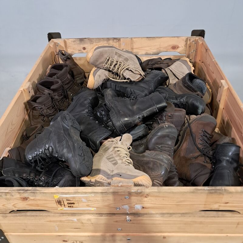Partij diverse schoenen – foto 2 – kavel bij Domeinen Roerende Zaken, Groningen