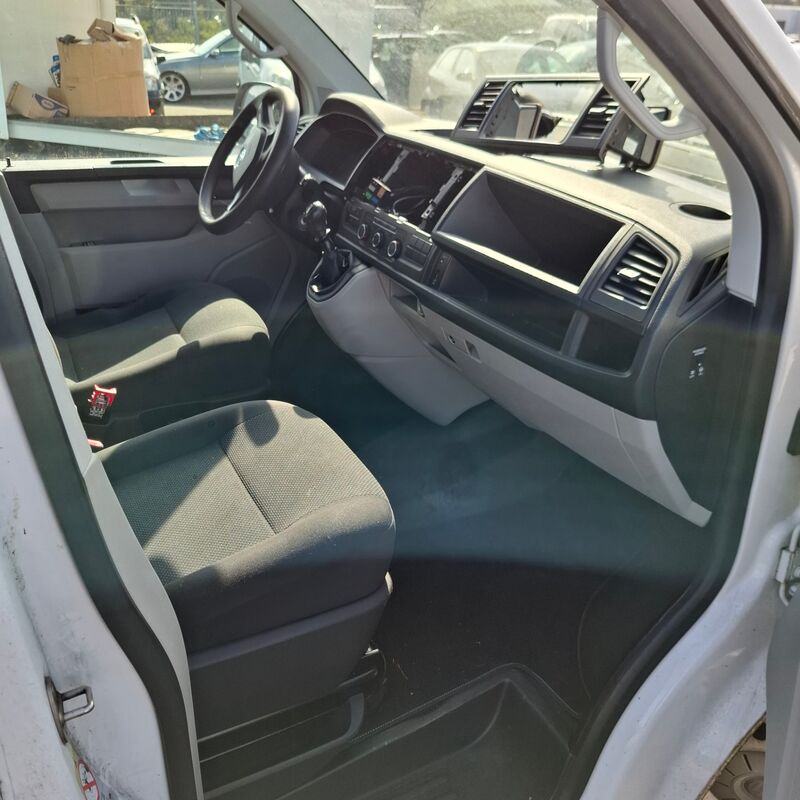Bedrijfswagen, Volkswagen, Transporter, 2017 – foto 8 – kavel bij Domeinen Roerende Zaken, Soesterberg