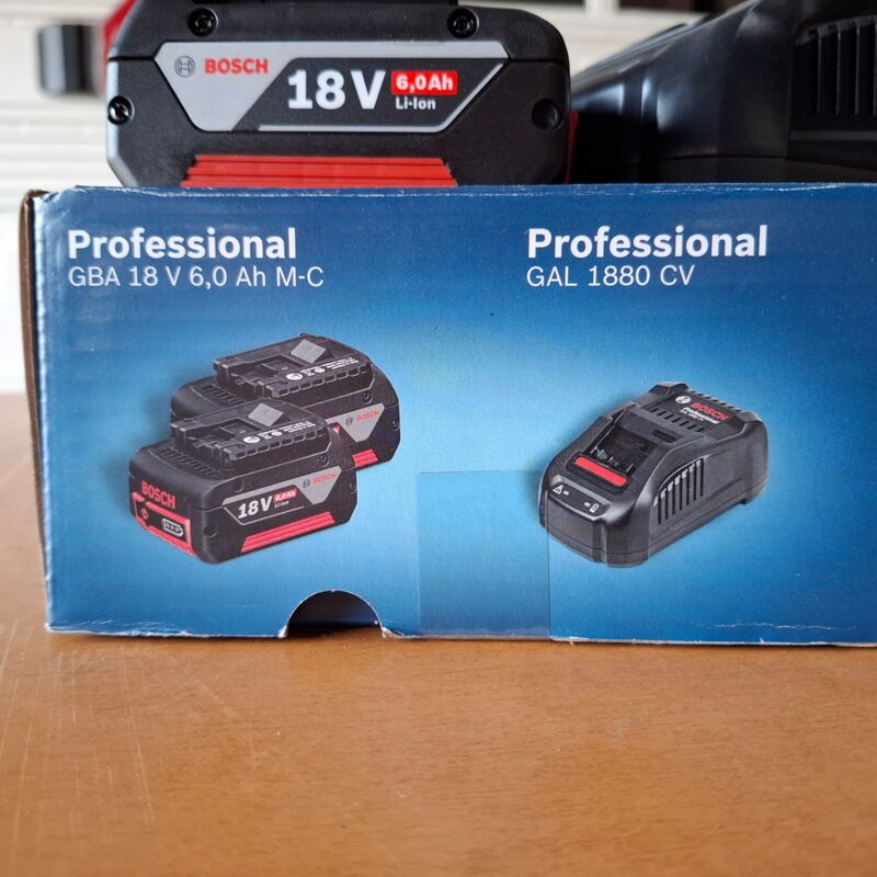 2x Accu met lader Bosch 18V 6.0Ah – foto 3 – kavel bij Onlineveilingmeester, Winsum