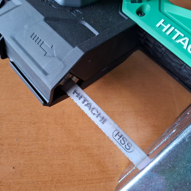Accu bandzaag Hitachi, CB 18DBL, bouwjaar 2015 – foto 6 – kavel bij Onlineveilingmeester, Winsum
