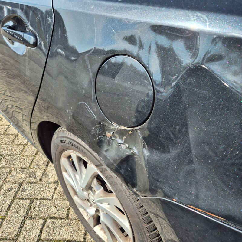 Personenauto, Toyota, Auris Touring Sports, 1.8 Hybrid Aspiration, 2015 – foto 9 – kavel bij Domeinen Roerende Zaken, Soesterberg