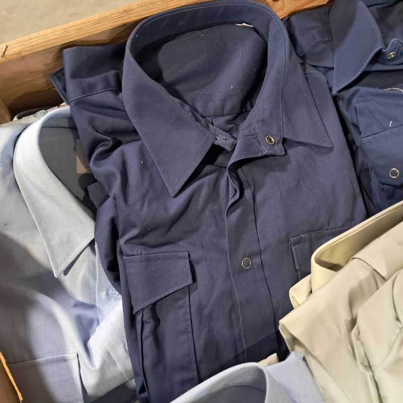 Partij diverse kleding – foto 5 – kavel bij Domeinen Roerende Zaken, Groningen