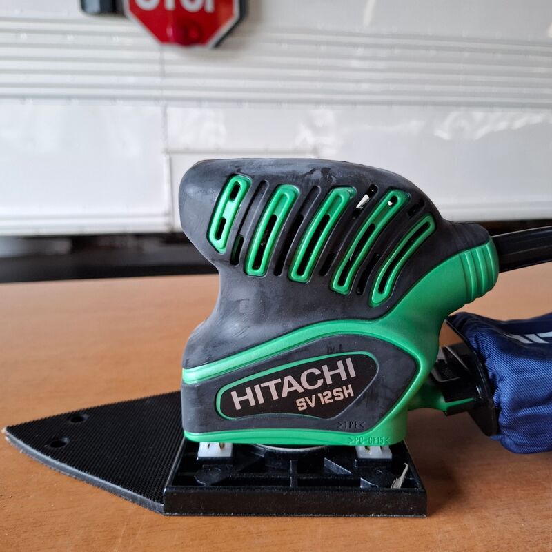 Delta schuurmachine Hitachi, SV12SH, bouwjaar 2017 – foto 3 – kavel bij Onlineveilingmeester, Winsum