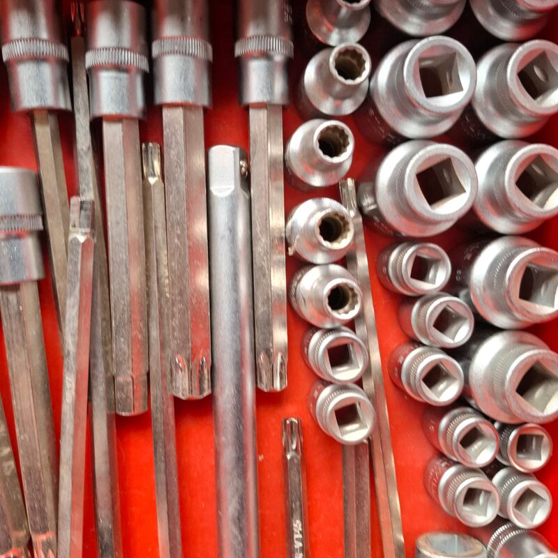 Assortiment dopsleutels o.a. Bosch – foto 9 – kavel bij Onlineveilingmeester, Winsum